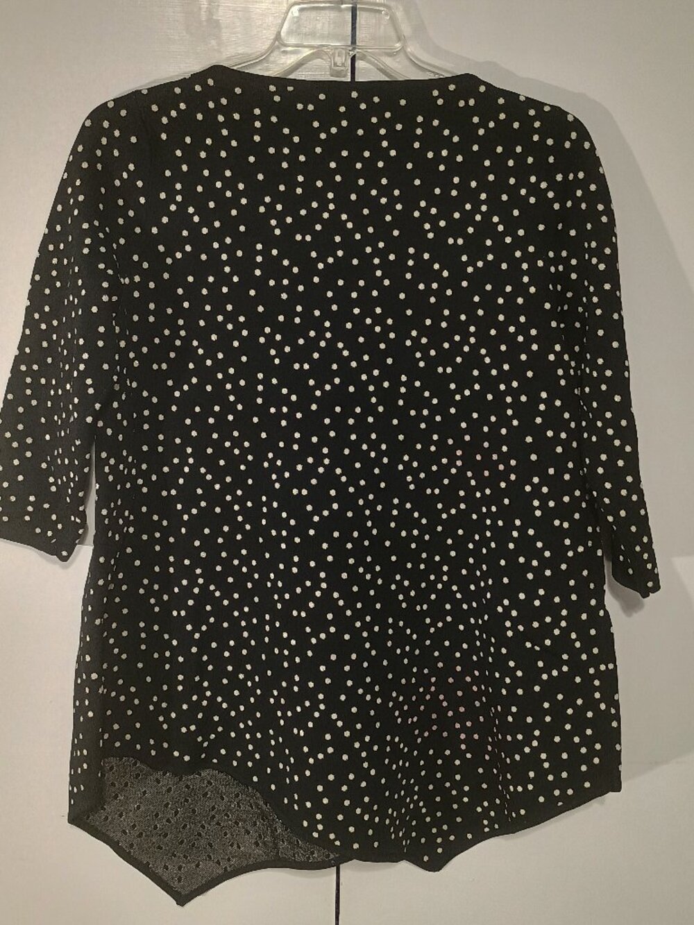 Chelsea & Theodore Size L Black Cream Dot Knit Sharkbite Tunic 3/4 Sleeve - Picture 3 of 6